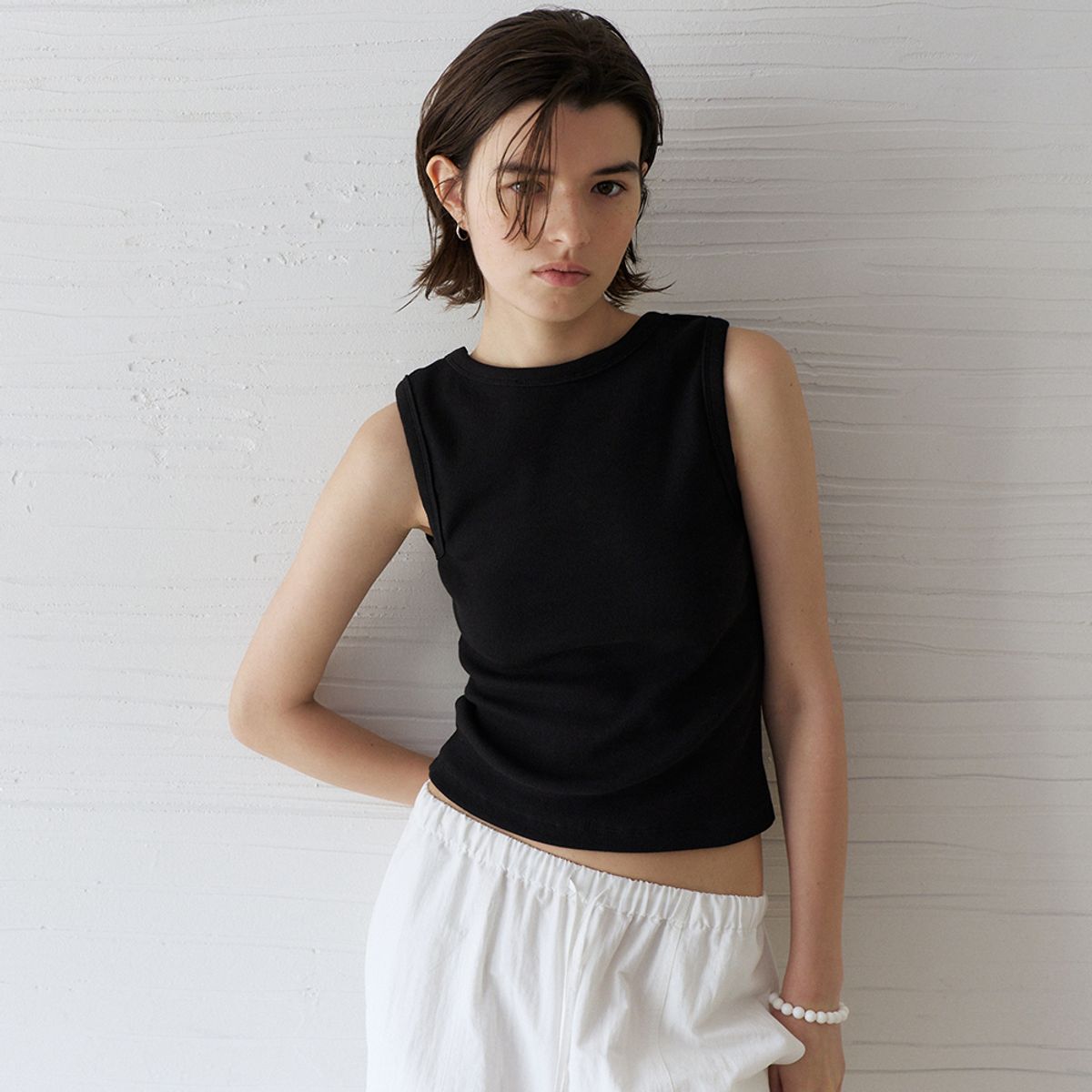 노우드(NOEUD) Front-to-Back Rib Top (Black)