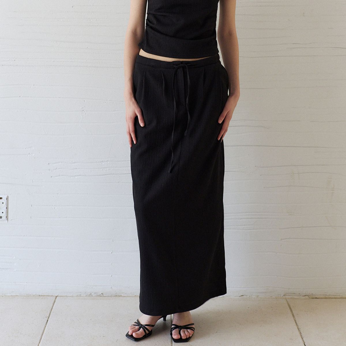 노우드(NOEUD) Fluid Wrinkle Skirt (Black)