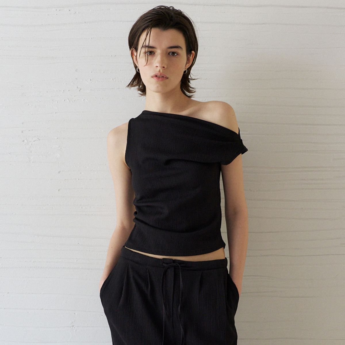 노우드(NOEUD) Fluid Wrinkle Blouse (Black)