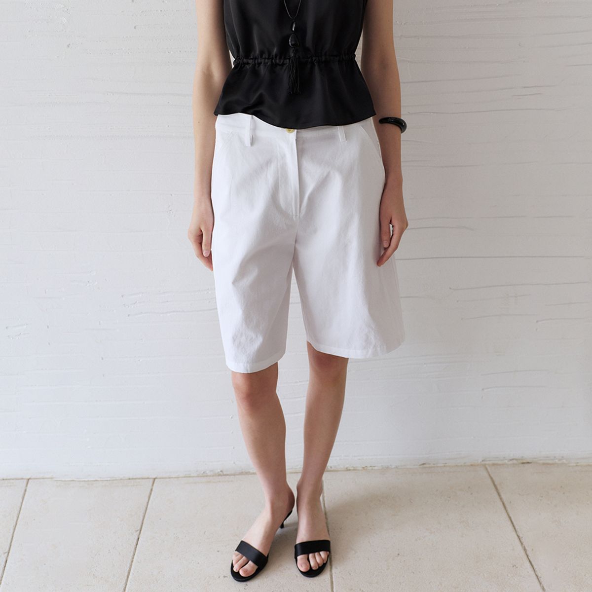 노우드(NOEUD) Stitch-Line Bermuda Pants (Ivory)