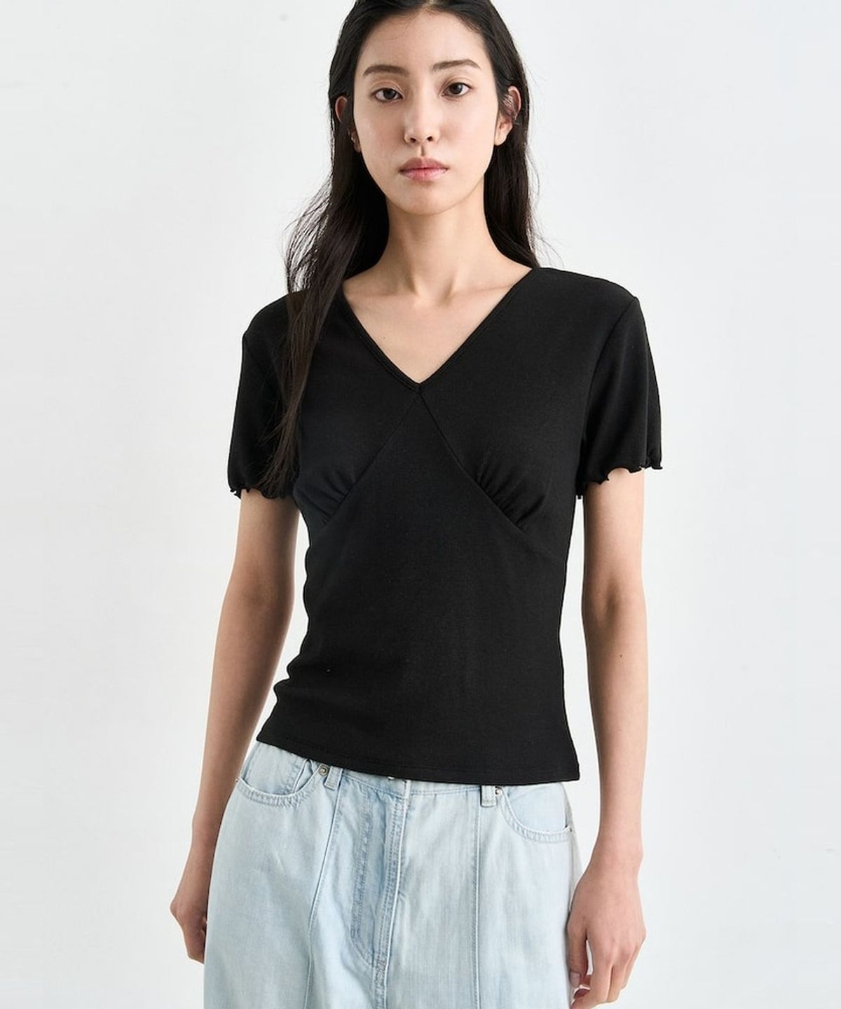 앙개(ANGGAE) VNeck Short Sleeve TShirts  Black