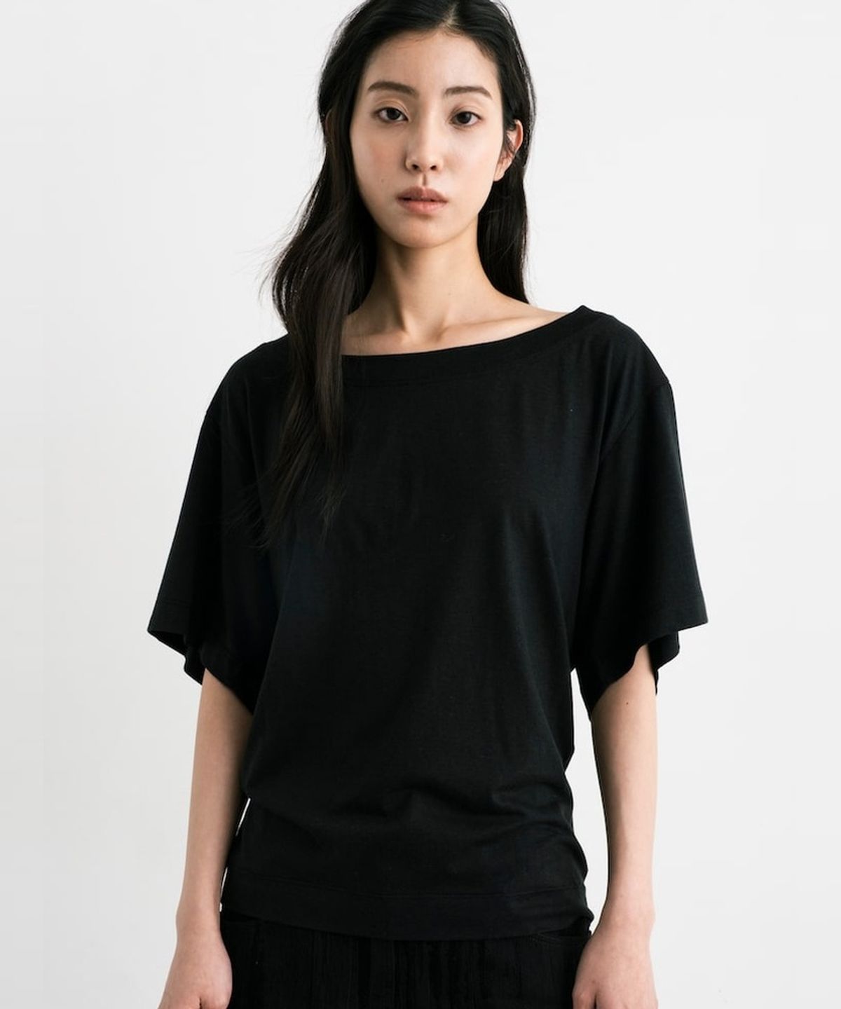 앙개(ANGGAE) Oversized Back Draped TShirt  Black