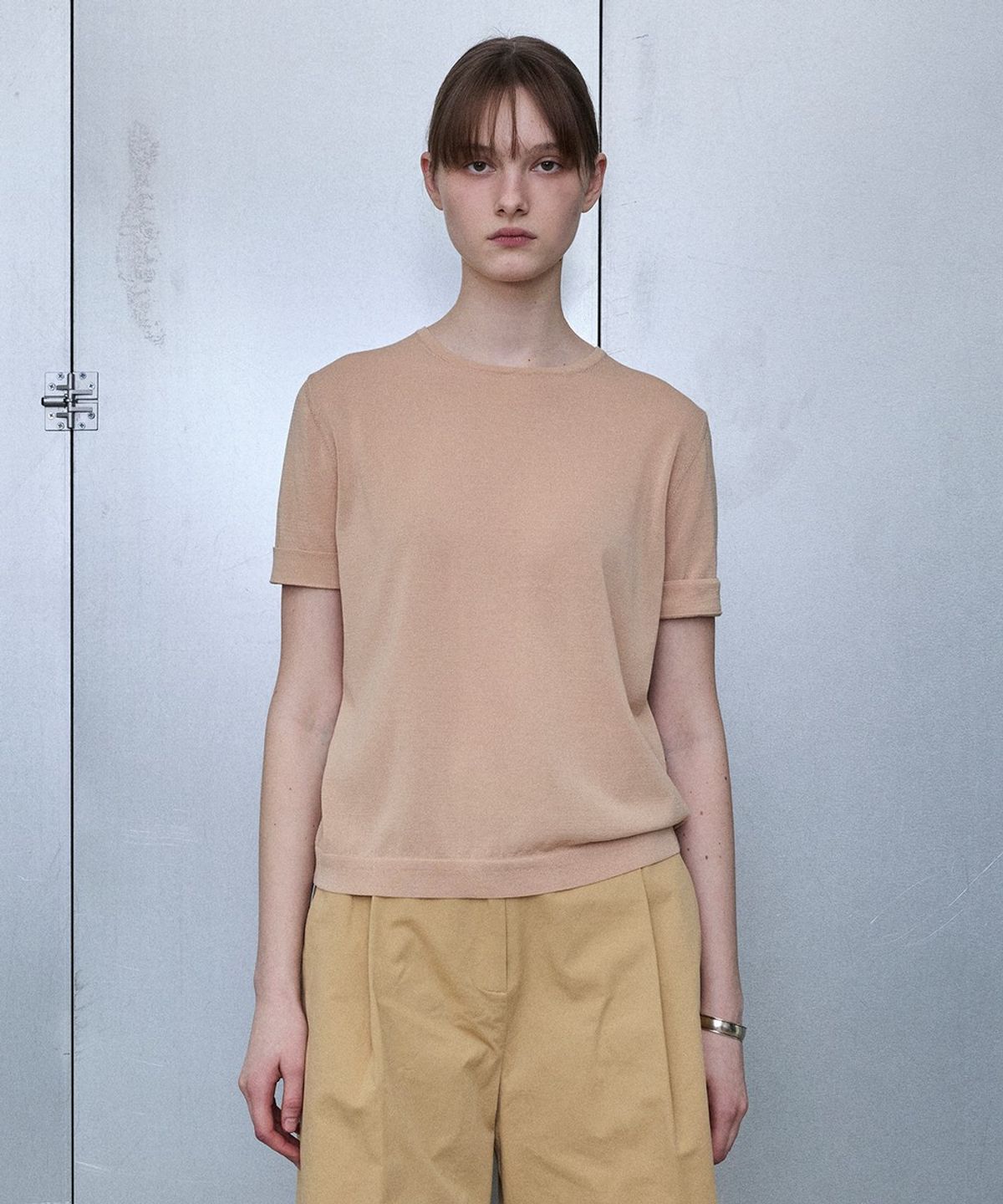 디에토(DEETO) Embroidered Sleeve Knit Tee [BRIGE]