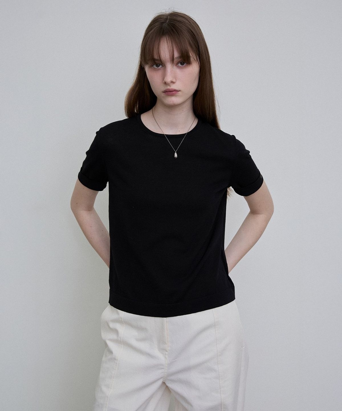 디에토(DEETO) Embroidered Sleeve Knit Tee [BLACK]