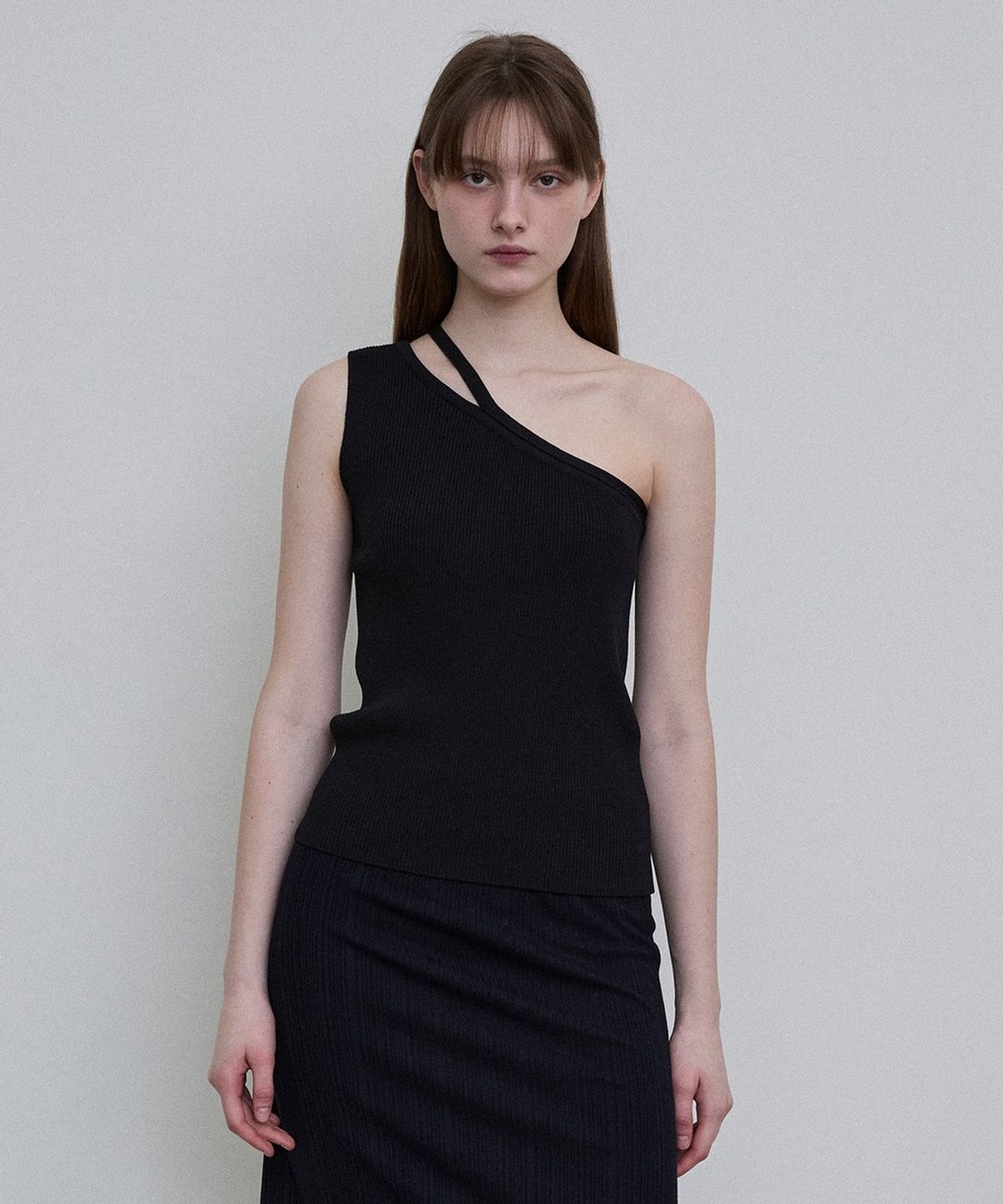 디에토(DEETO) Ribbed One-Shoulder Top [BLACK]