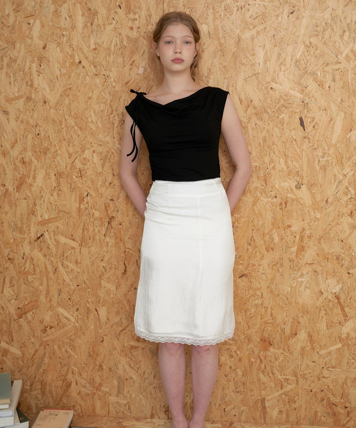 플로브(FLOVE) SATIN LACE MIDI SKIRT_WT