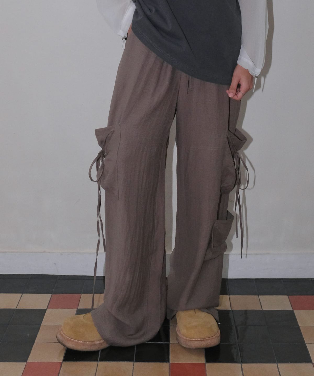 오디너리 홀리데이(ORDINARY HOLIDAY) LINEN CARGO WIDE PANTS [KHAKI]