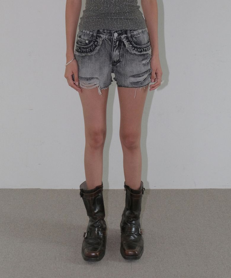 CUT-OUT FRINGE DENIM SHORTS [BLACK]