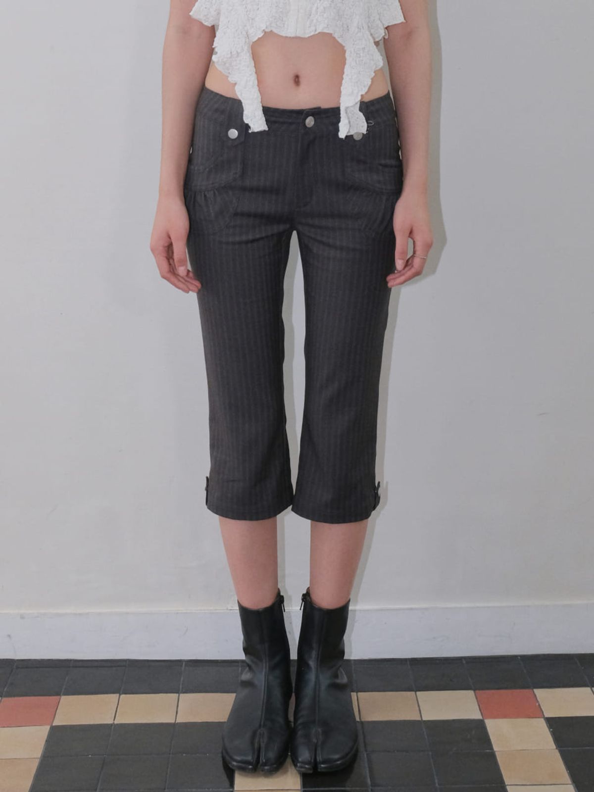 오디너리 홀리데이(ORDINARY HOLIDAY) CAPRI PANTS [CHARCOAL]