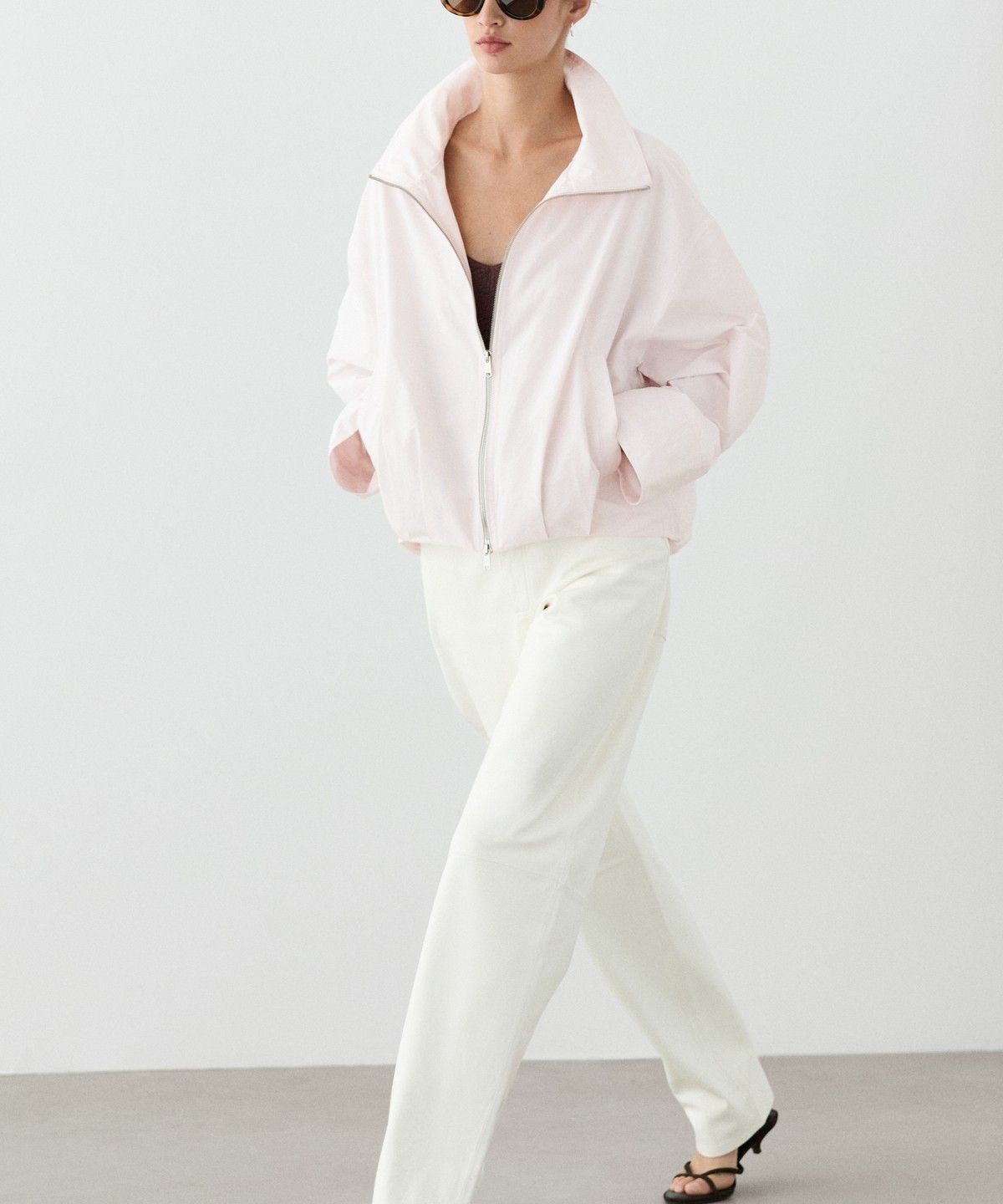 마시모두띠(MASSIMO DUTTI) 하이넥 봄버 자켓