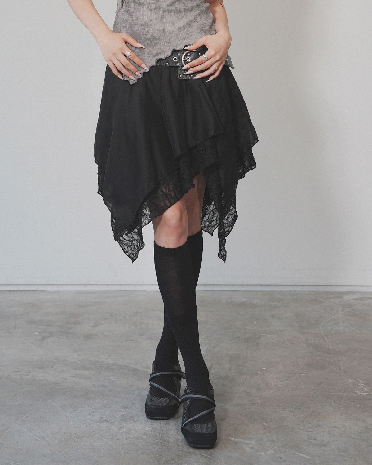 여린(YEORIN) Lace Layered Skirt (Black)