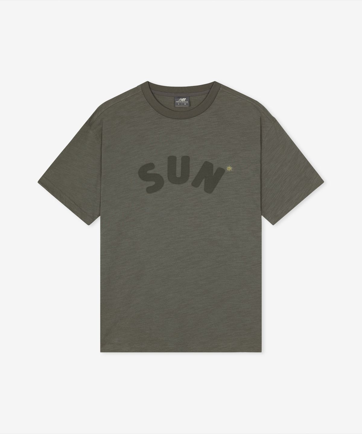 뉴발란스(NEW BALANCE) NBNEGCA033 / UNI 선 키스드 슬럽 반팔티 (GRAY)