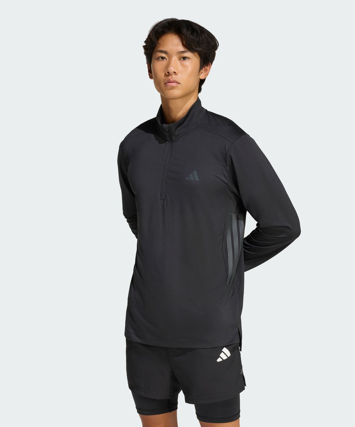 아디다스(ADIDAS) 테크 에센셜 워크아웃 1/4 지퍼 스웨트셔츠 KQ7477