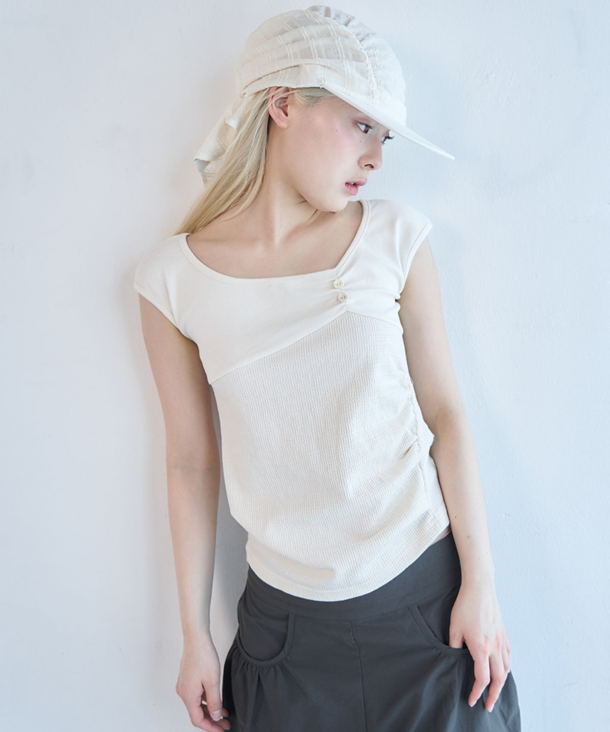 오피쉬(OAFISH) Button Shirring T-Shirt, Ivory
