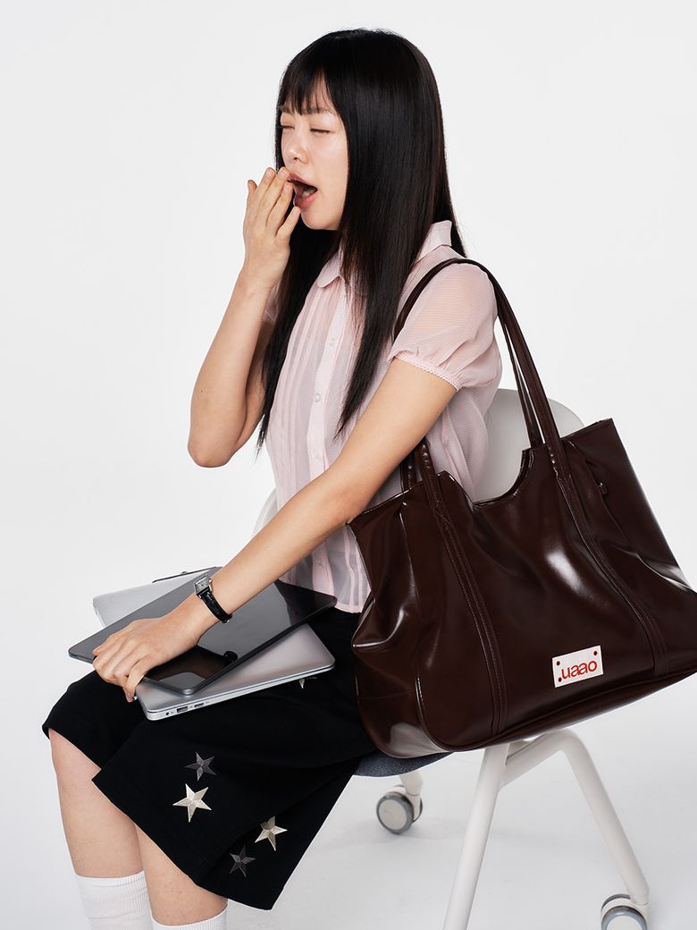 우아앙 비건레더 쇼퍼 숄더백 (Dark Brown)