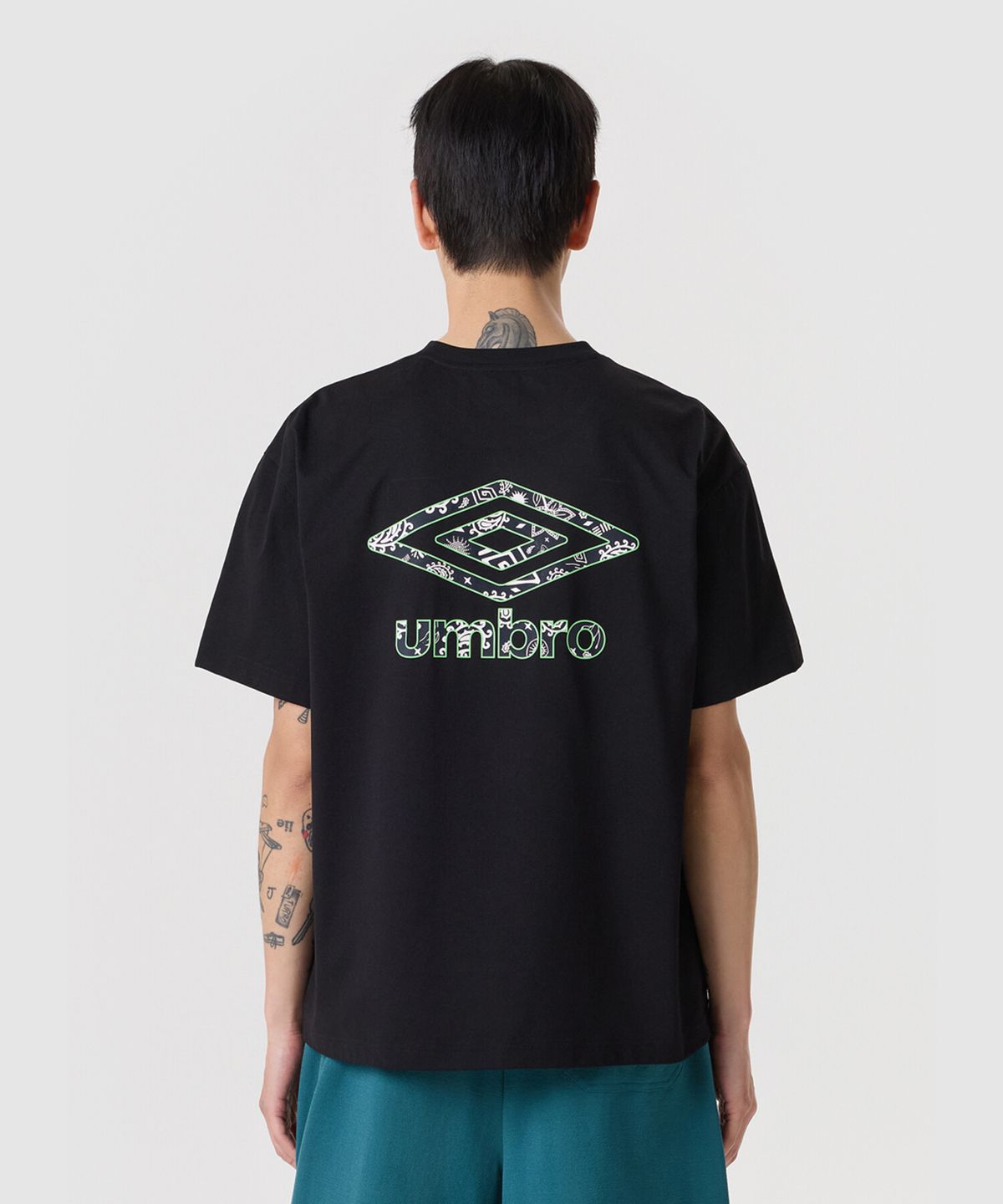 엄브로(UMBRO) [QUICK-DRY] 칠아웃 프레쉬 반팔 티셔츠 블랙 UR223CRS61
