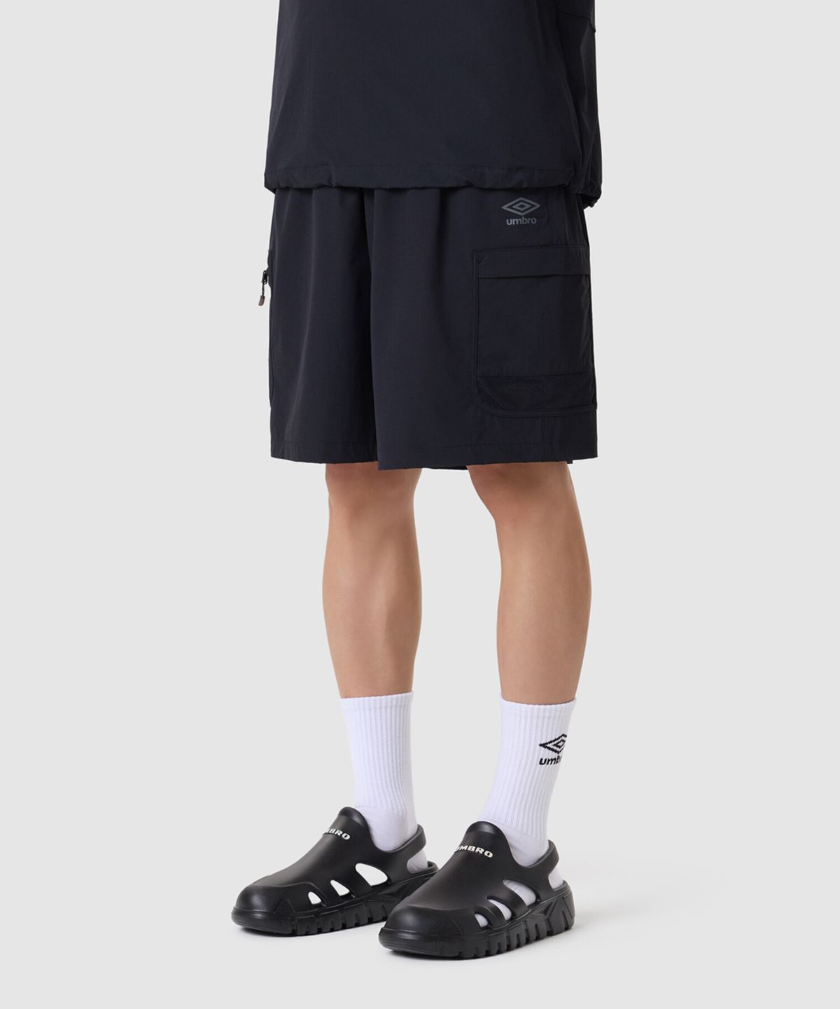 엄브로(UMBRO) [COOLING] 칠아웃 카고 5부 반바지 블랙 UR223CHP61