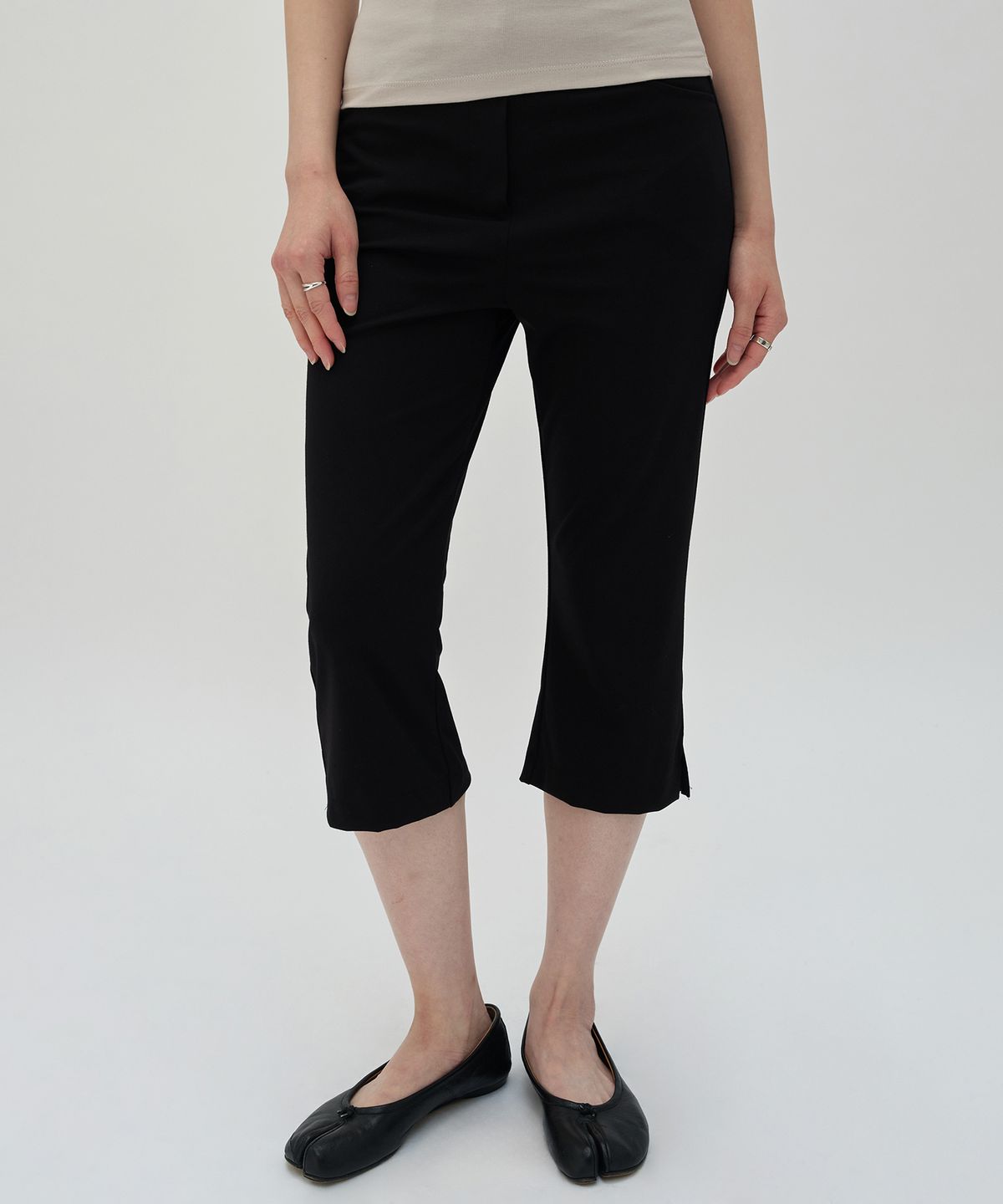 스웨이드(SUADE) CAPRI PANTS [BLACK]
