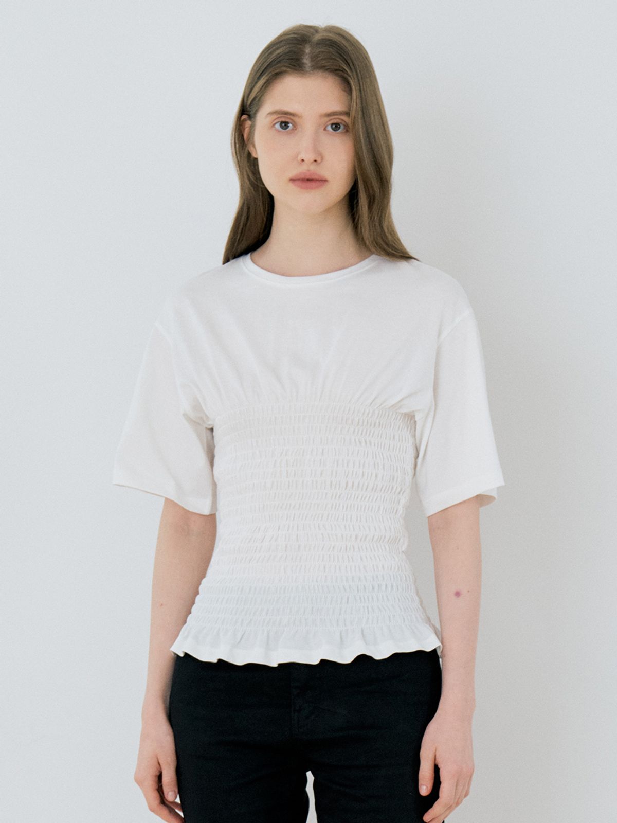 르세지엠(LESEIZEME) Basic Smocked Cotton Blouse T-Shirt - White