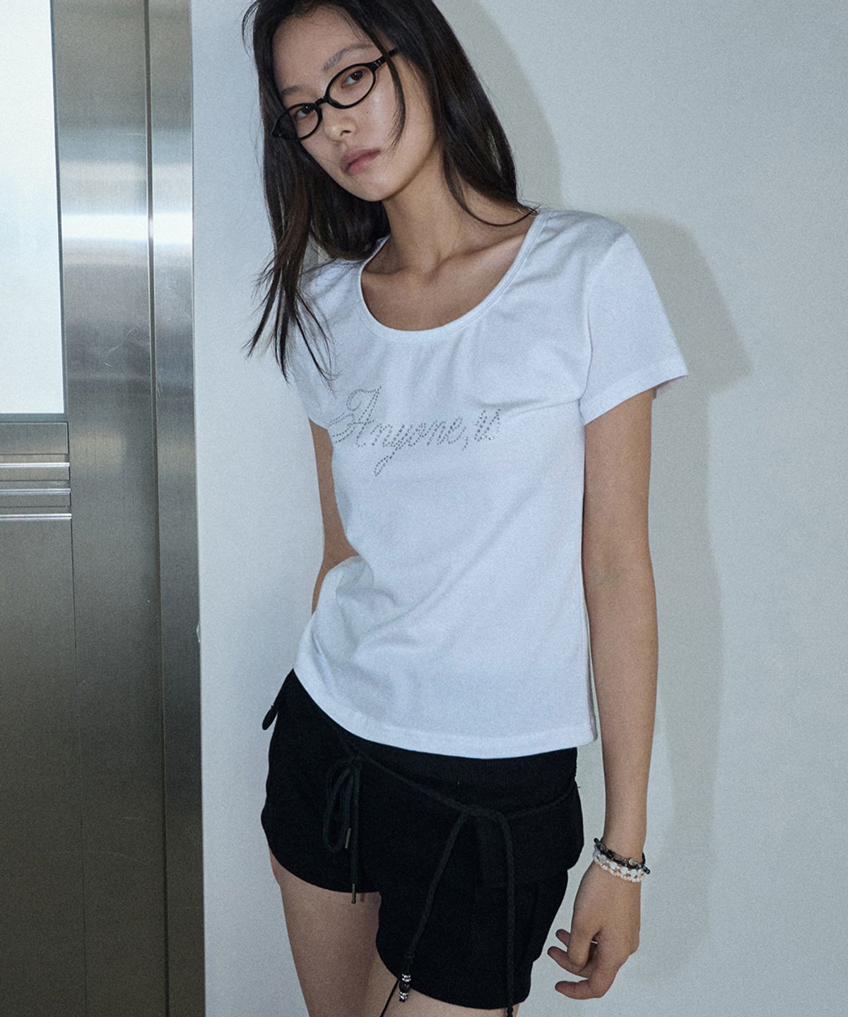 렌세(RENSE) Lettering Hotfix Half Tee White
