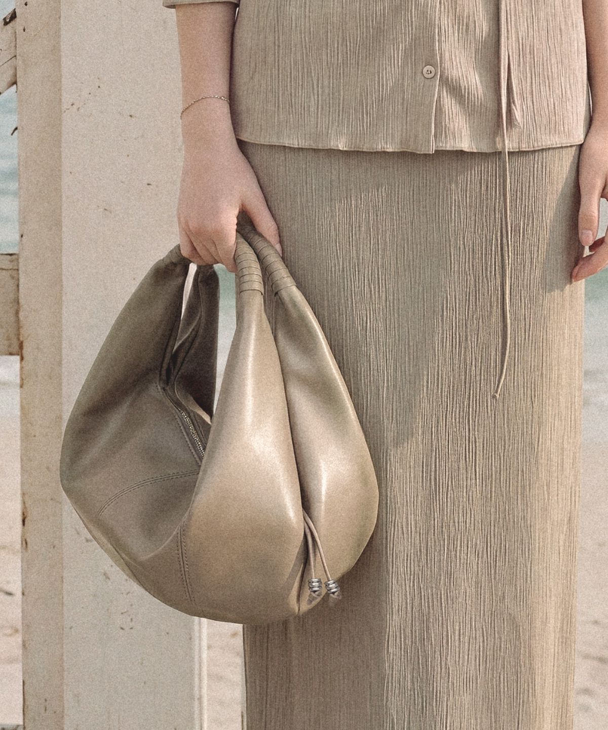 폴뉴아(FOLNUA) ANGE BAG (TAUPE)