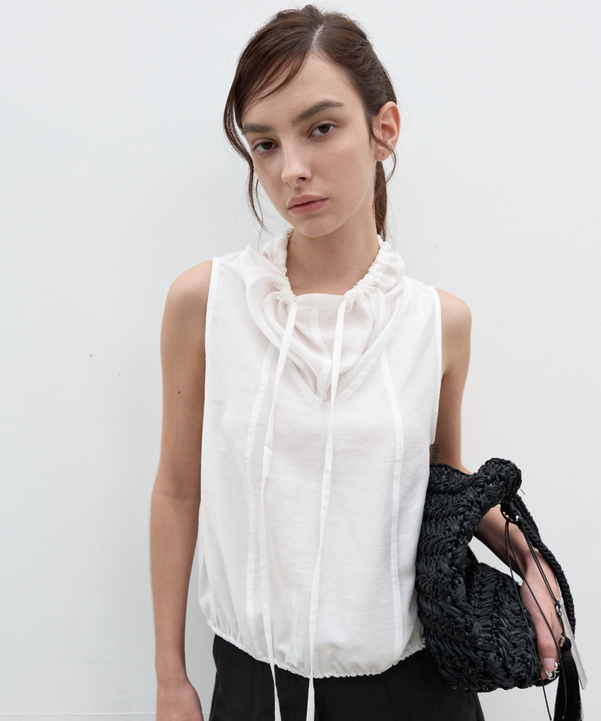 서란(SEORAN) Majel Sleeveless Blouse_Ivory