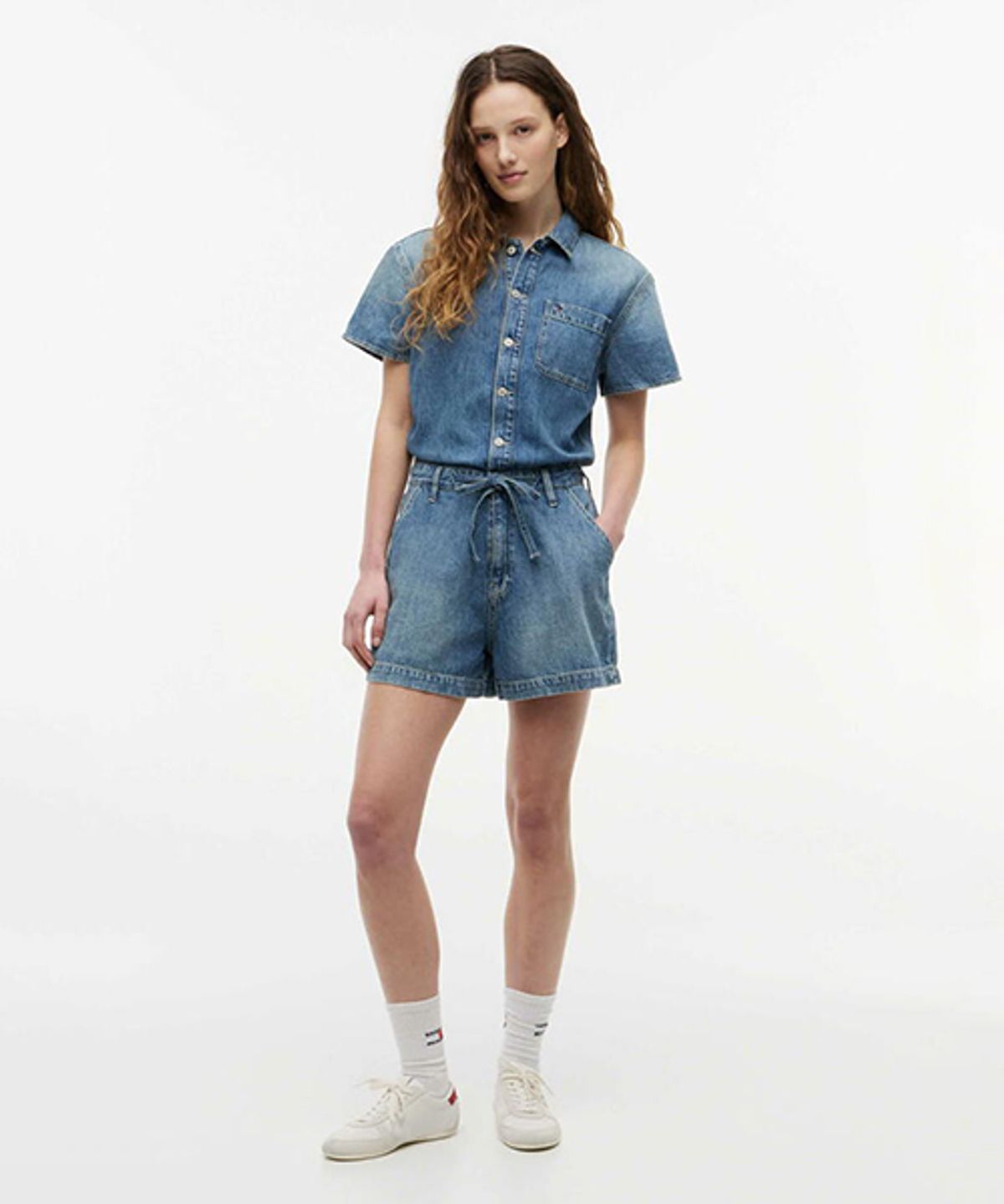 타미진스(TOMMY JEANS) 코튼 블렌드 데님 플레이수트 (T32G6NOP11TWT11A5)