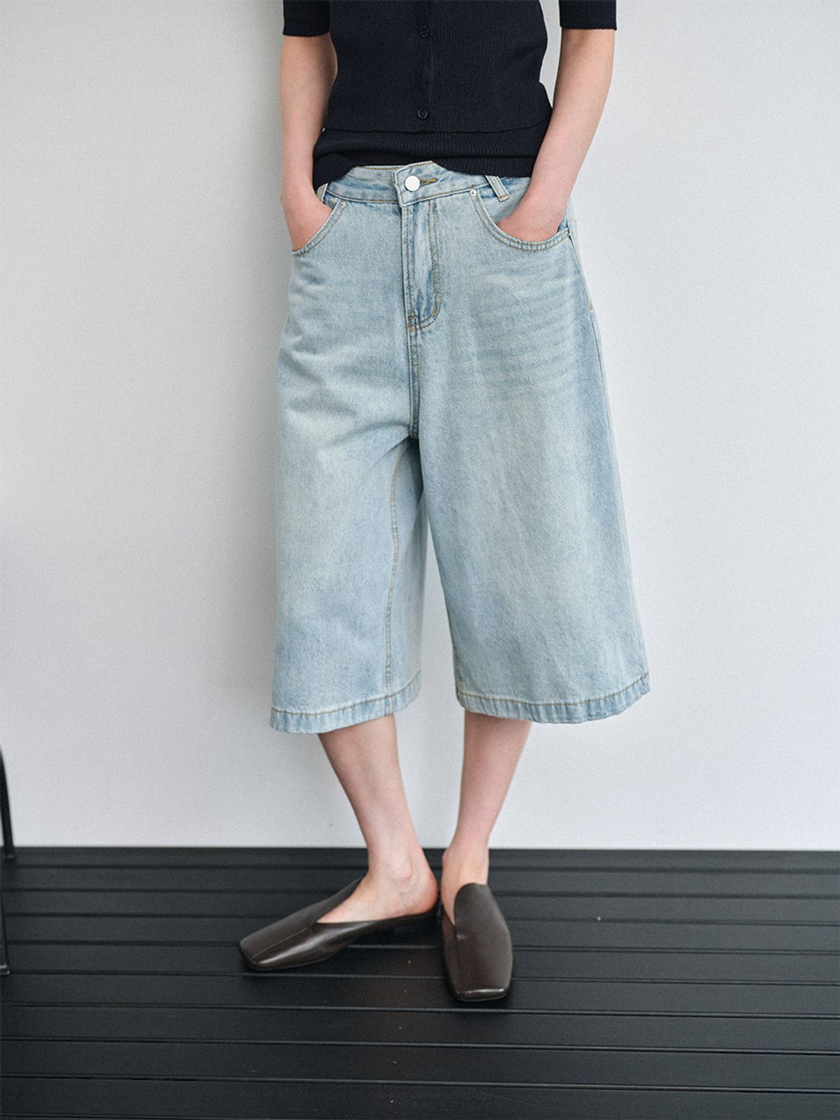 헌치(HUNCH) Wide-Leg Denim Bermuda Shorts