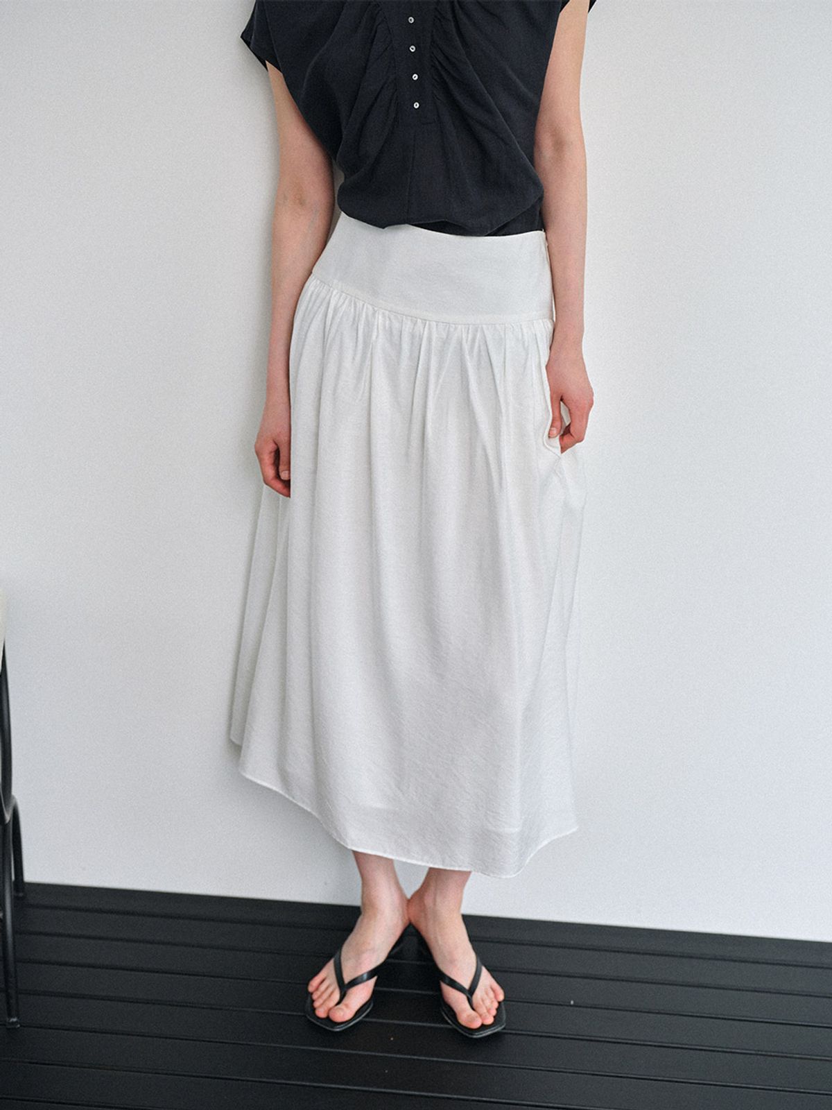 헌치(HUNCH) Volume Shirring Skirt (2color)