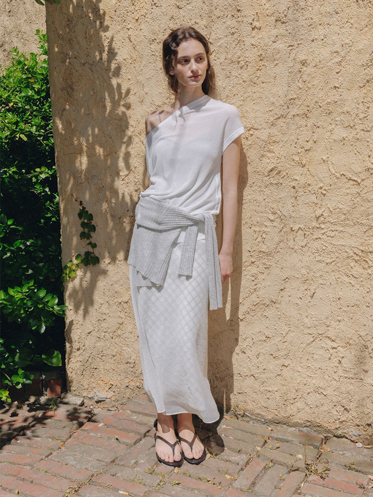 헌치(HUNCH) Asymmetric Sheer Knit Top (2color)