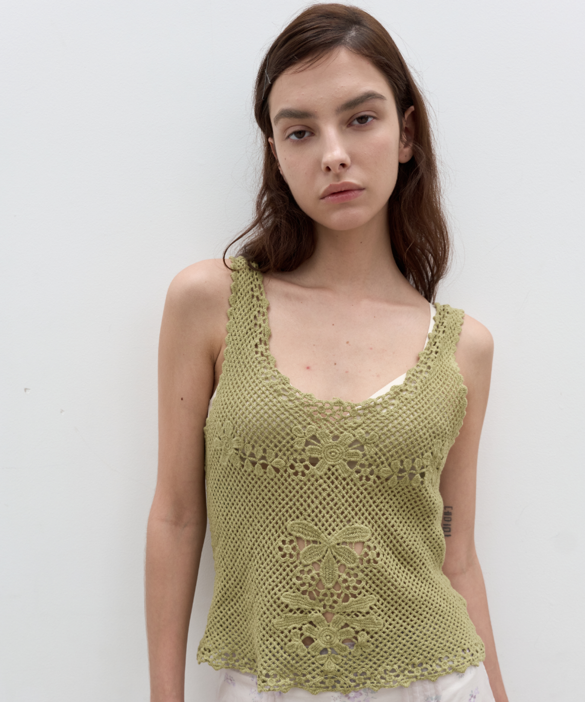 서란(SEORAN) Flower Sleeveless Top_Olive