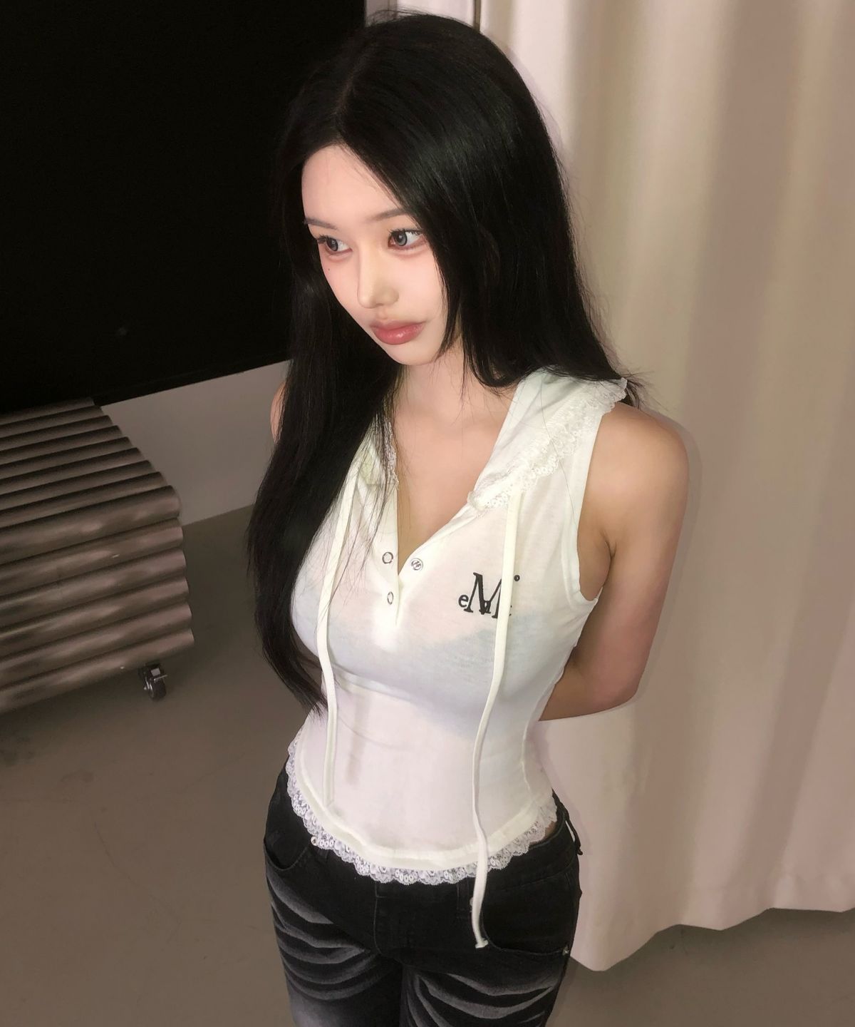 무센트(MUCENT) 아센 레이스 슬림 후드 슬리브리스 (4컬러)