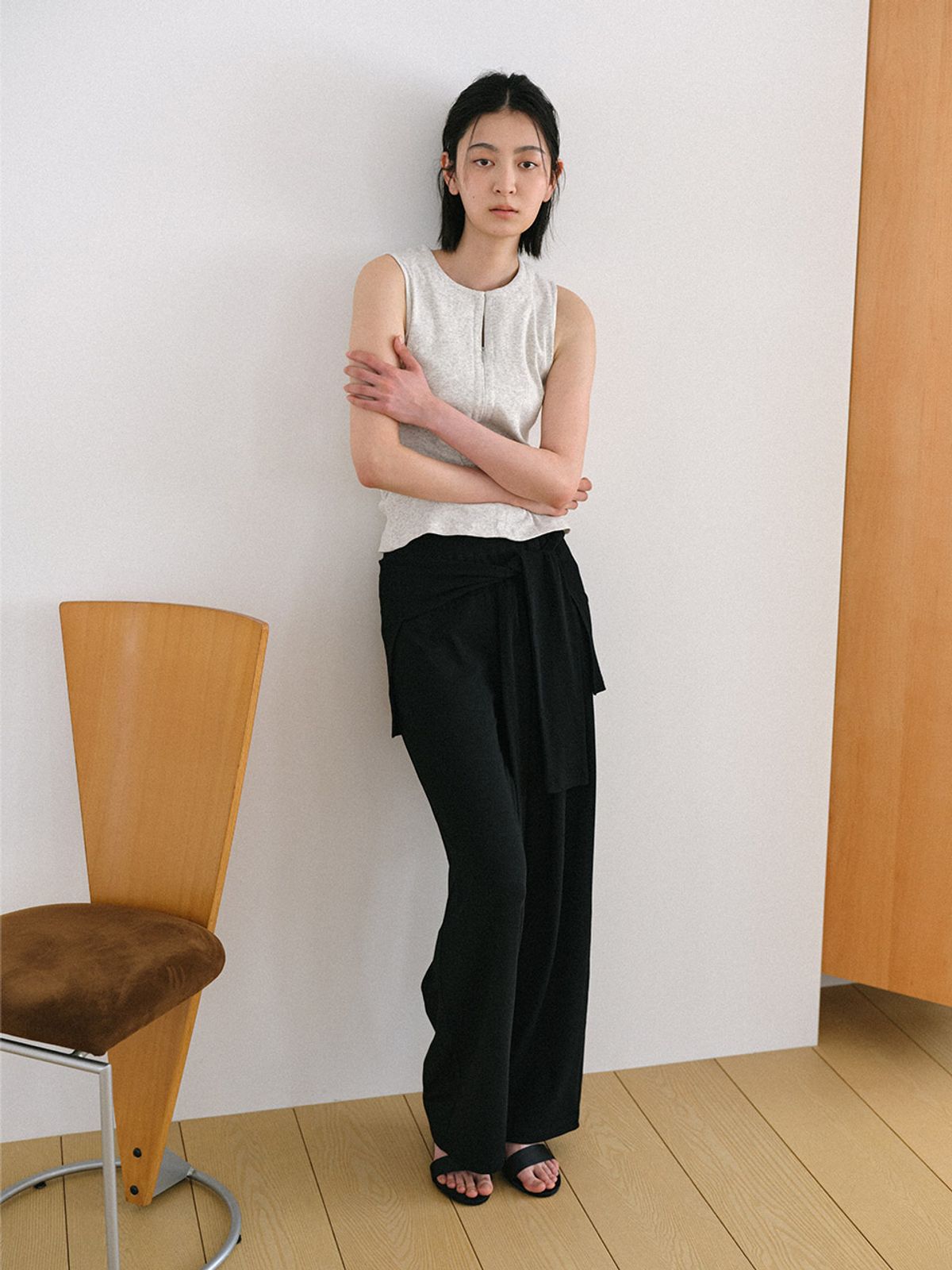 헌치(HUNCH) Vertical Seam Sleeveless Knit Top (3color)