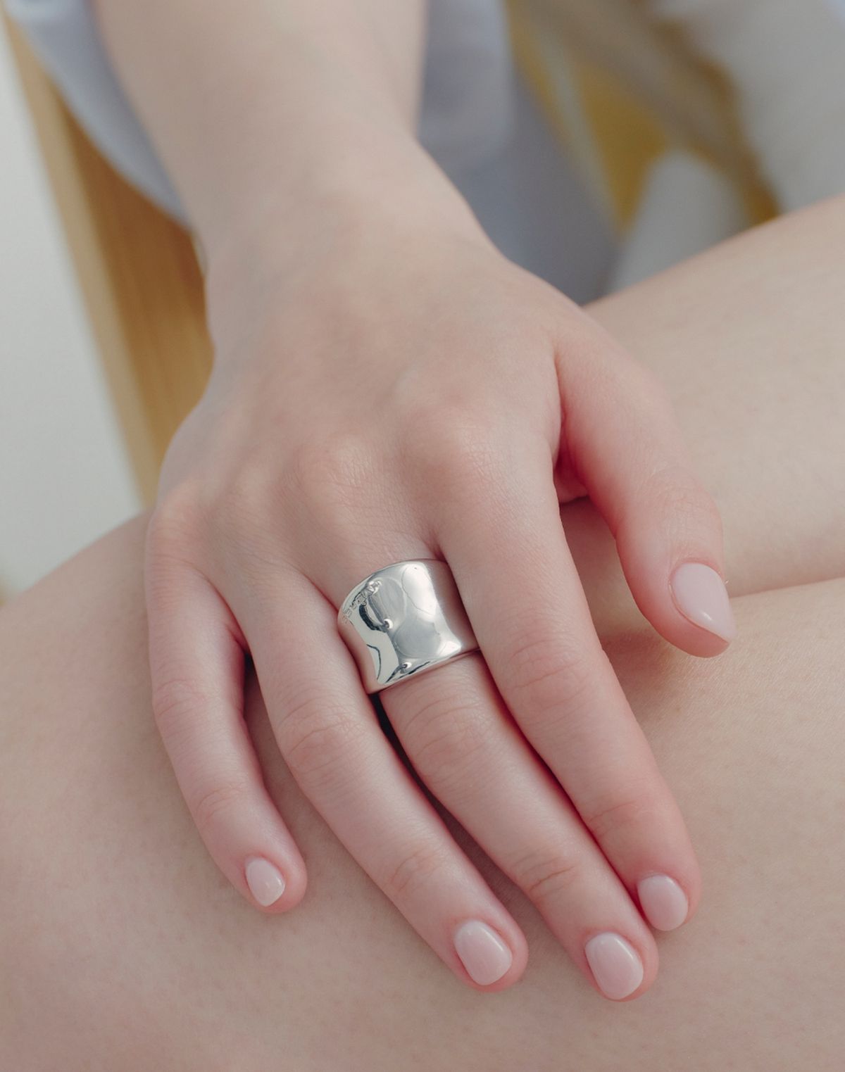 이에르로르(HYERES LOR) [Edition Y] 볼드 웨이브 (W) 반지 HL6R65623WB
