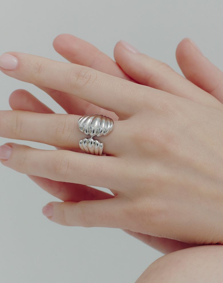 [Premium Plating] H 에디션 AB(W) 쉘 웨이브 반지 HL6R65625WB