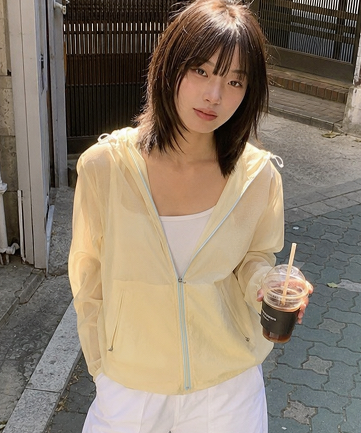 비터레인(VITTERAIN) 나일론 크롭 후드 윈드 자켓 버터 엘로우