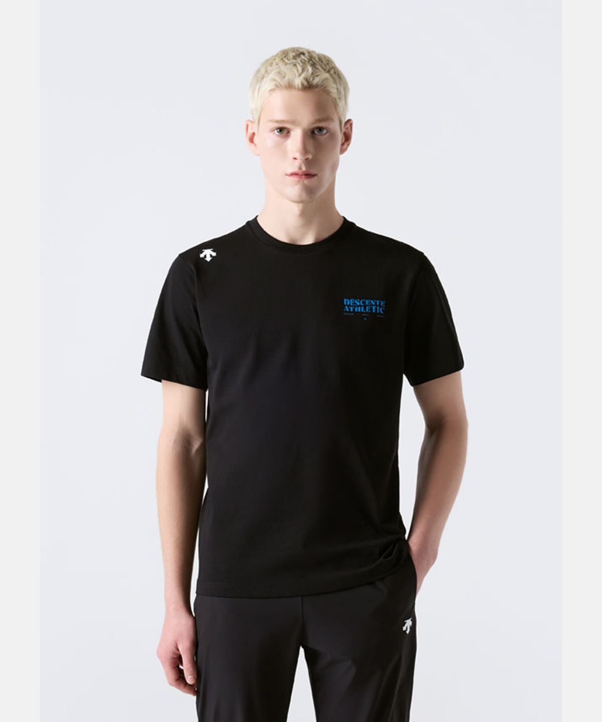 데상트(DESCENTE) 무브먼트 소로나쿨 컴포트핏 반팔 티셔츠 블랙 SR323UTS75