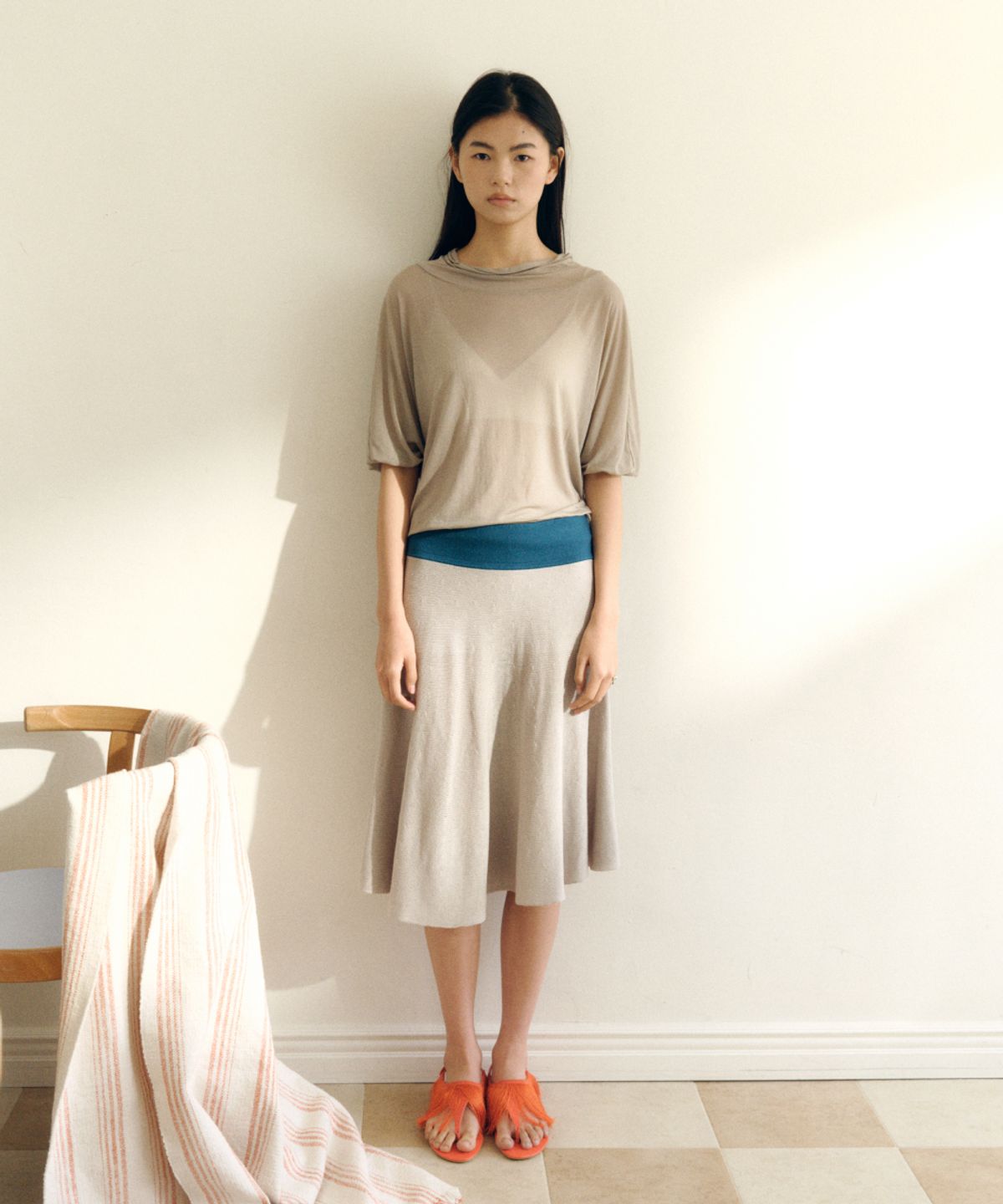 솔티페블(SALTY PEBBLE) COLOR BLOCK KNIT MIDI SKIRT [GREY]