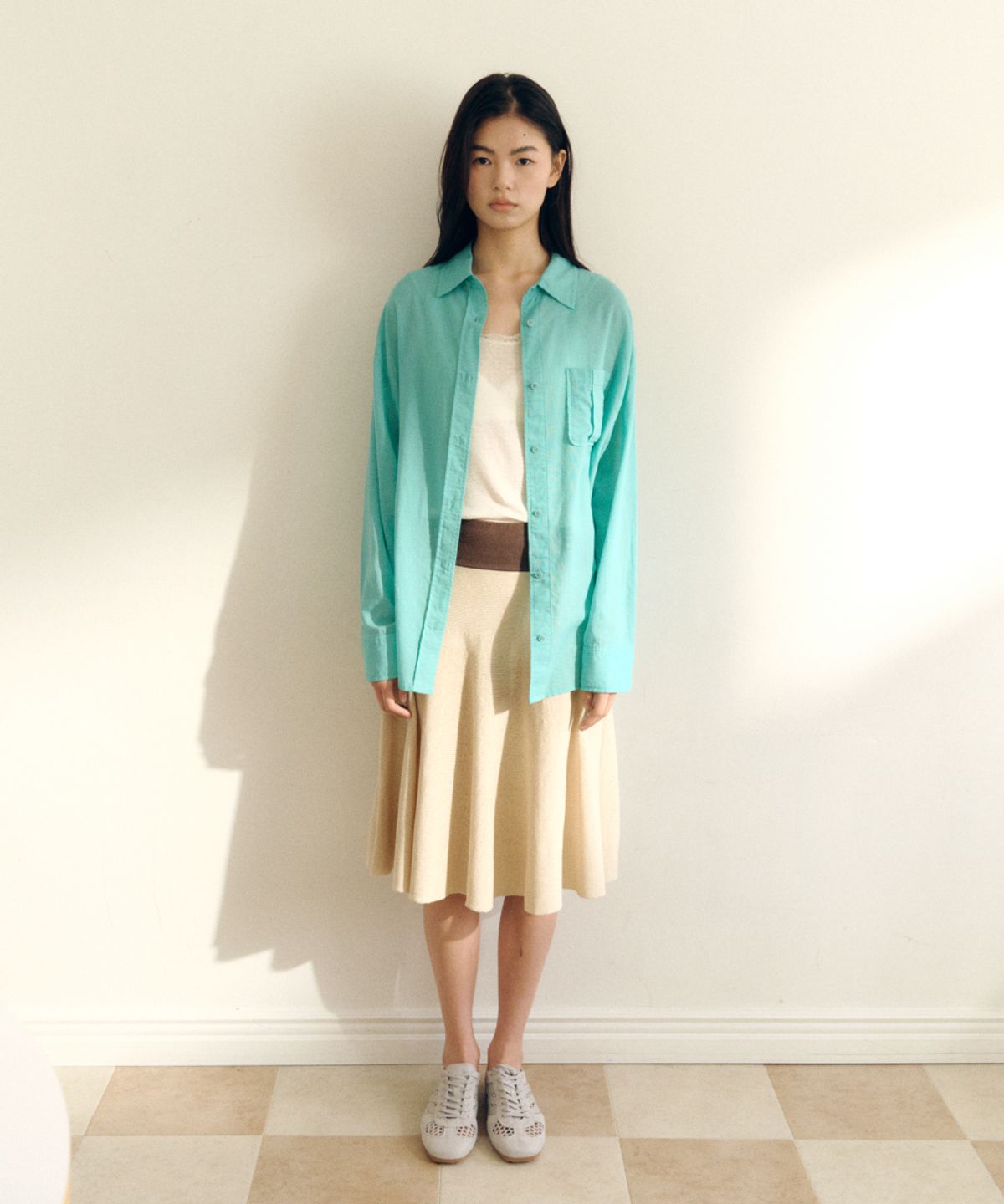솔티페블(SALTY PEBBLE) COLOR BLOCK KNIT MIDI SKIRT [BEIGE]