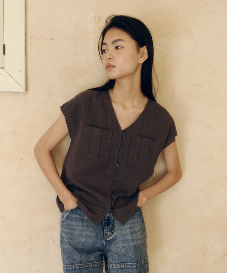 DOUBLE GAUZE POCKET V-NECK SHIRT [CHARCOAL]