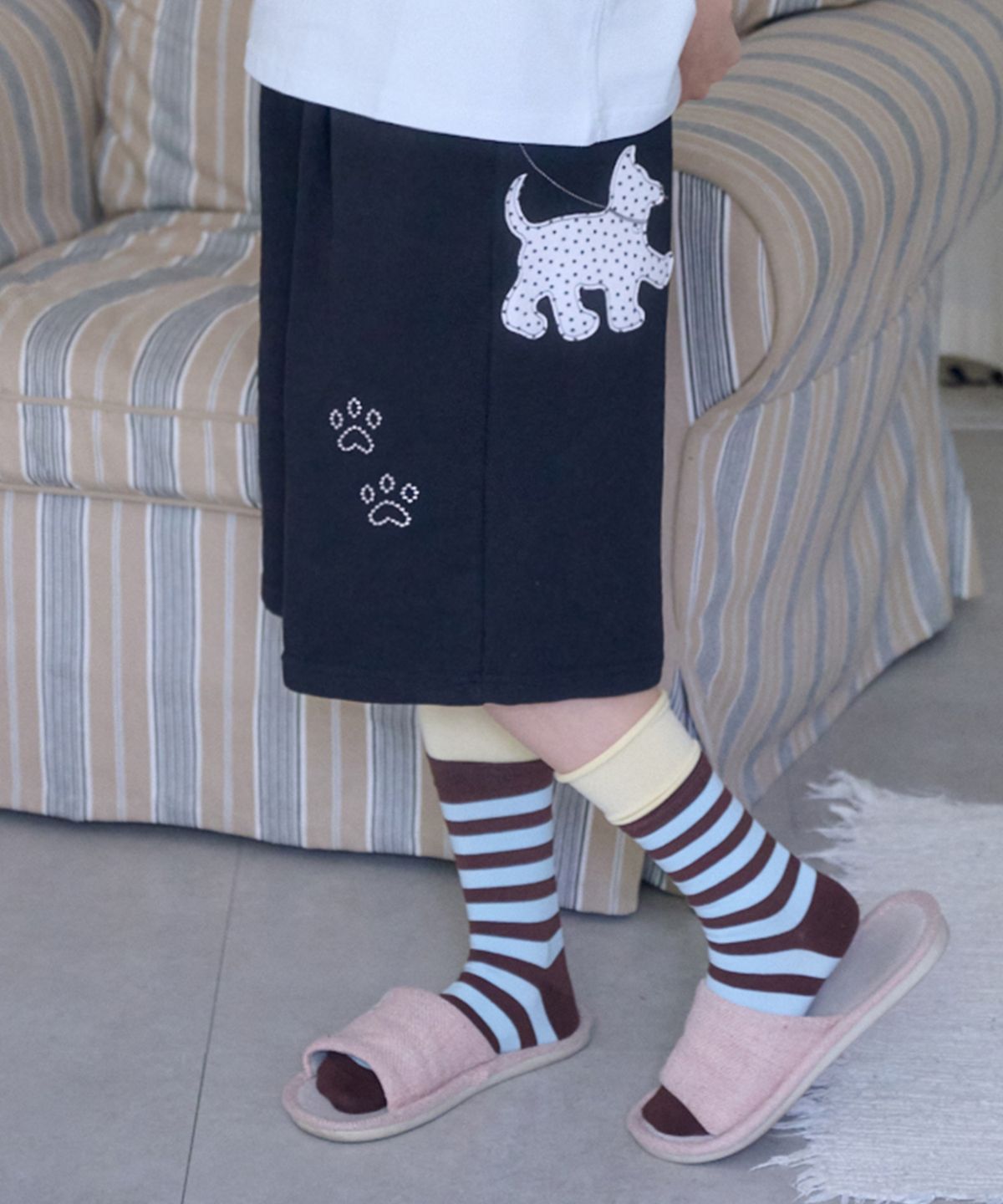 엠블러(AMBLER) Puppy Puppy Bermuda Pants 버뮤다 원턱 스웨트 숏츠 반바지 ASP902 (블랙)