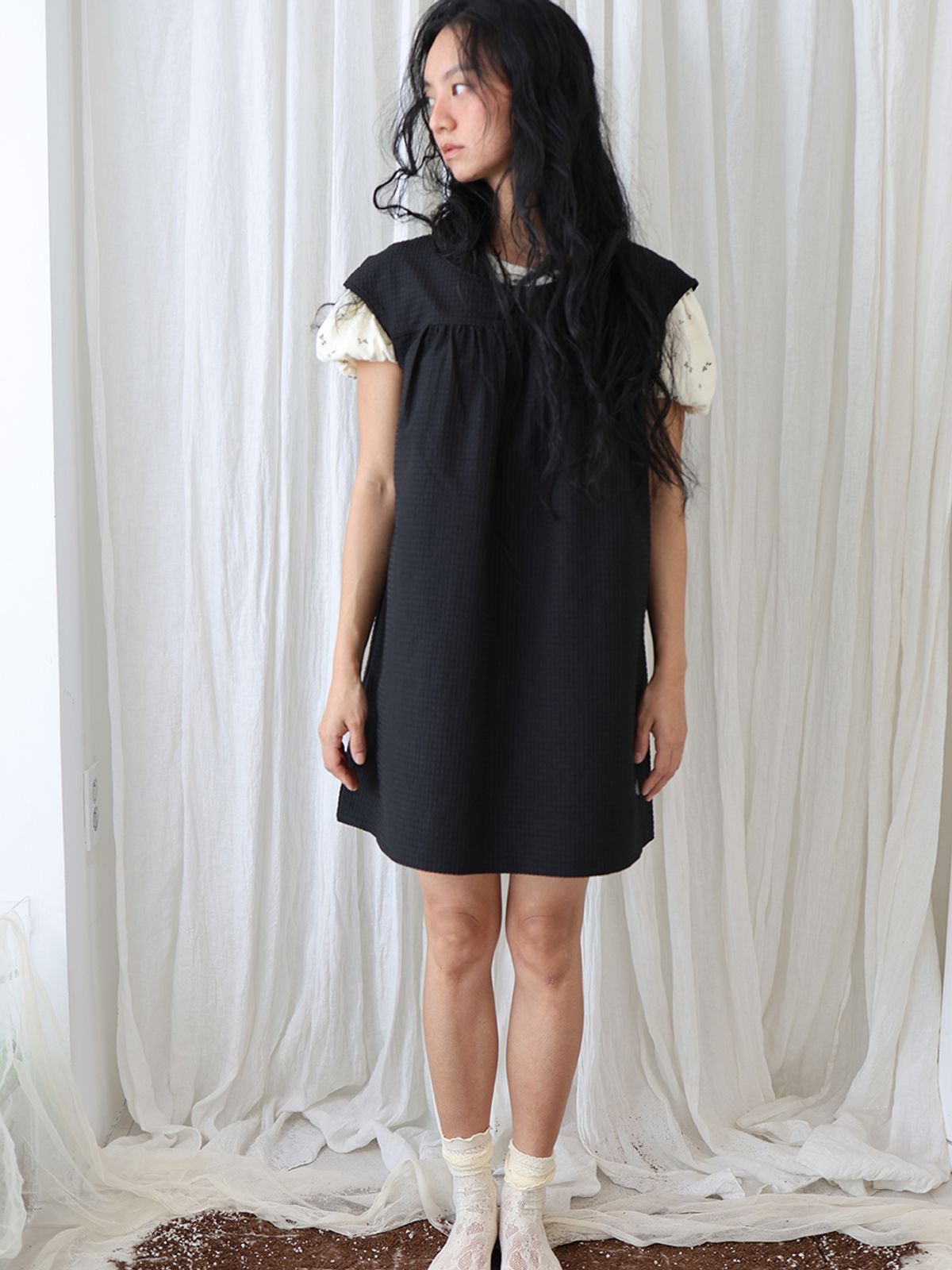무음(MUWM) 페어리 슬리브 드레스 Fairy Sleeve Dress (Black)