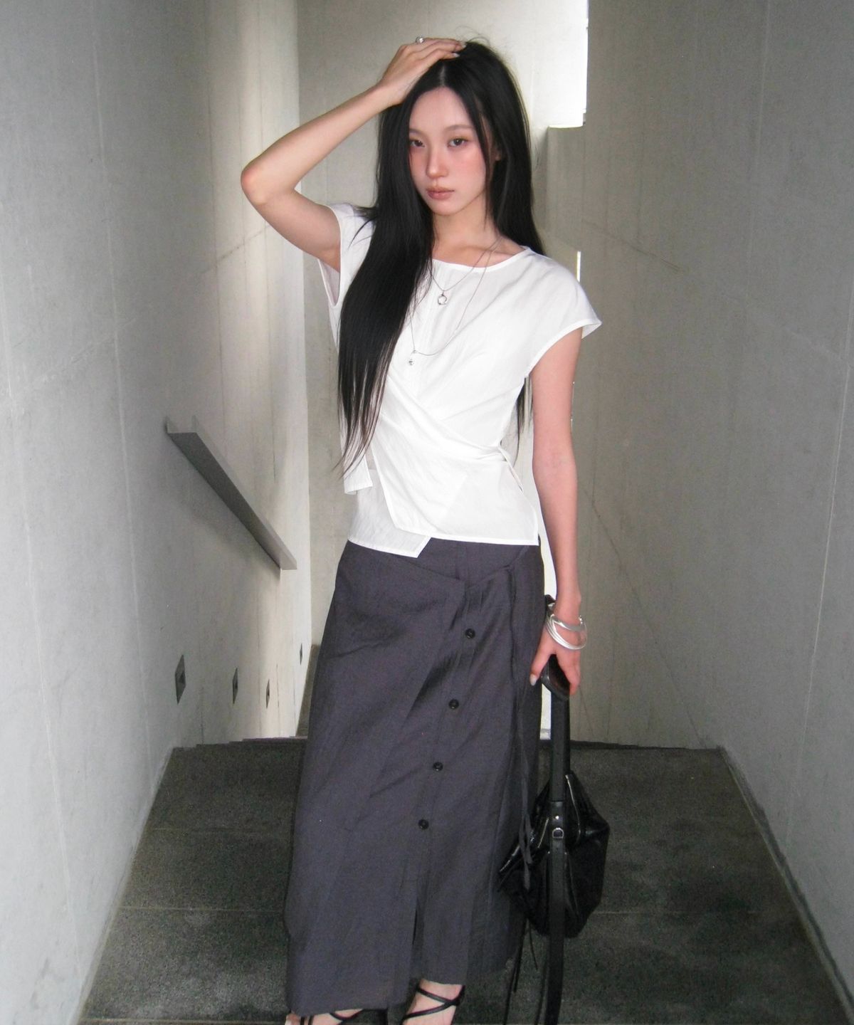 미쏘(MIXXO) 랩 버튼 롱 스커트_MIWWHG613B MIWWHG90QB