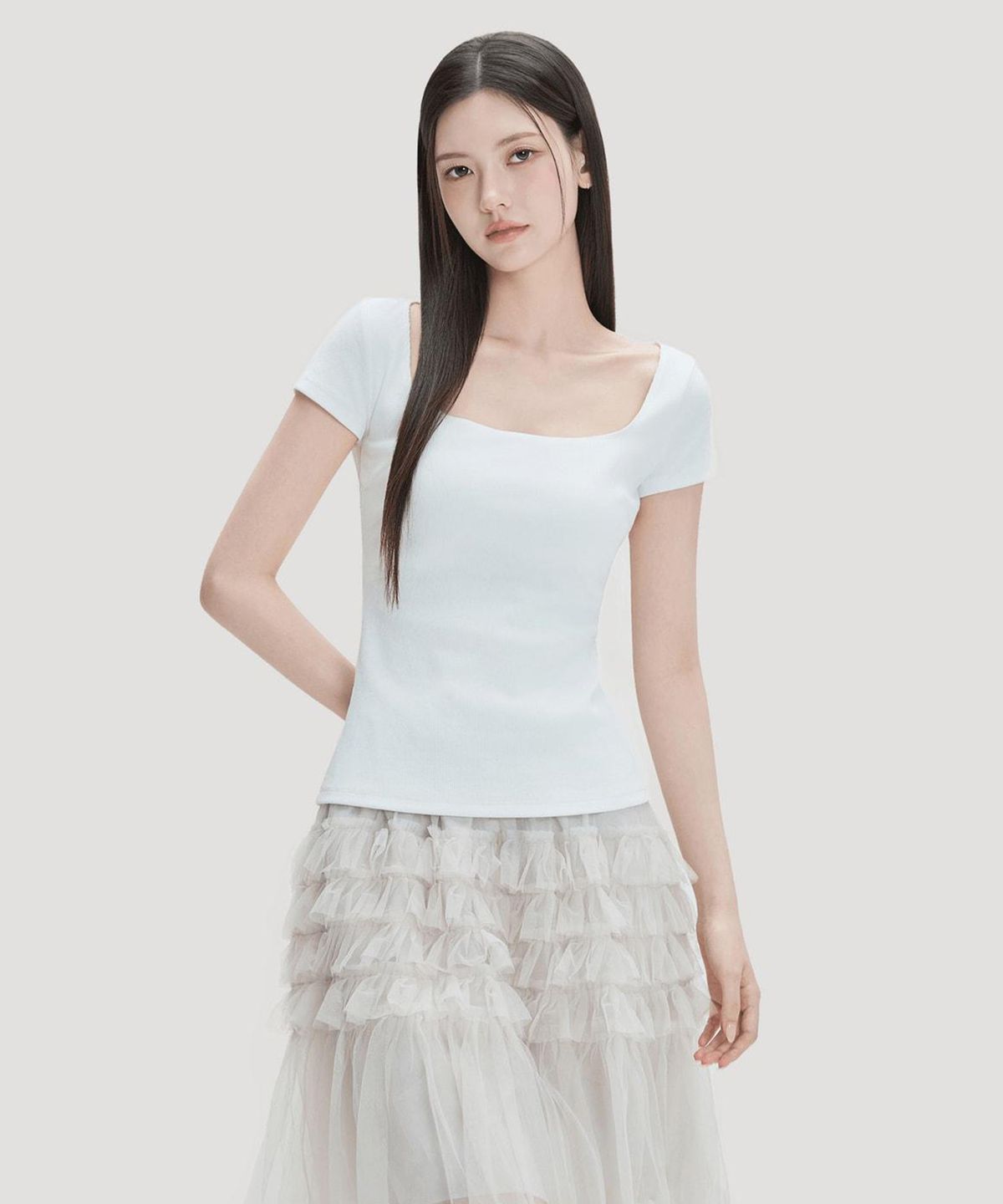 미쏘(MIXXO) 스퀘어넥 반팔 티셔츠_MIWHWG709A