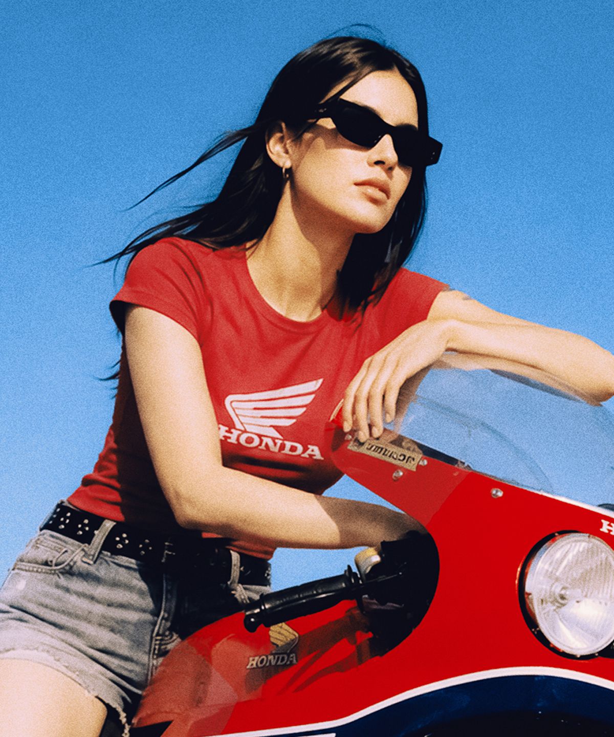핍스 모터사이클(PHYPS MOTORCYCLE) Womens Damage Washed Wing Logo Crop Tee Red