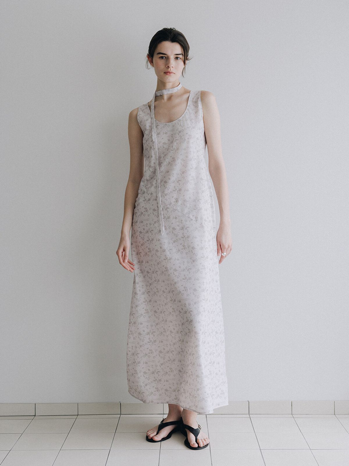 루에브르(LOEUVRE) Slim Tie Flower Pattern Sleeveless Dress SW6MO795-71