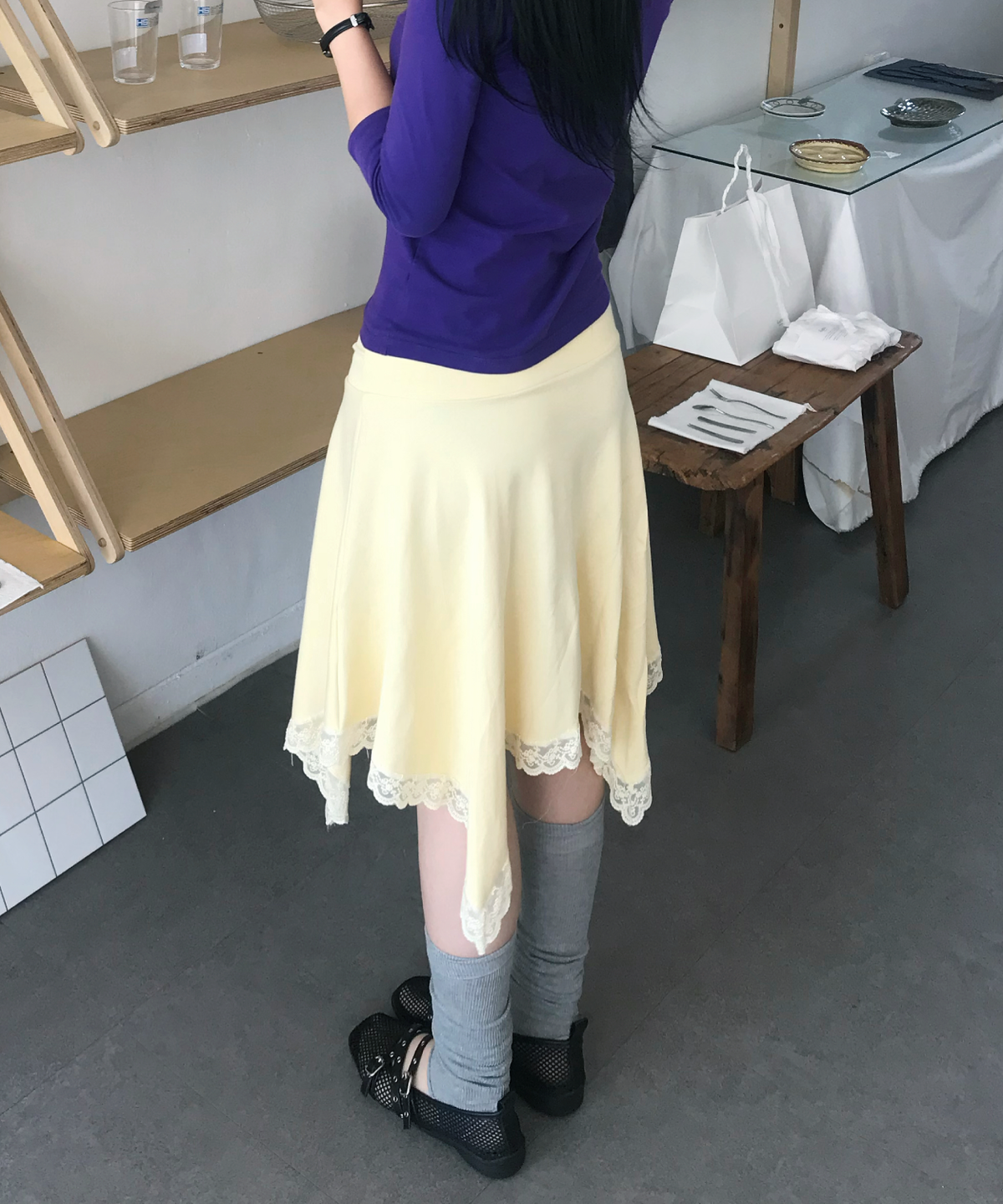 잇자바이브(ITZAVIBE) LACE POINT UNBALANCED SKIRT - YELLOW