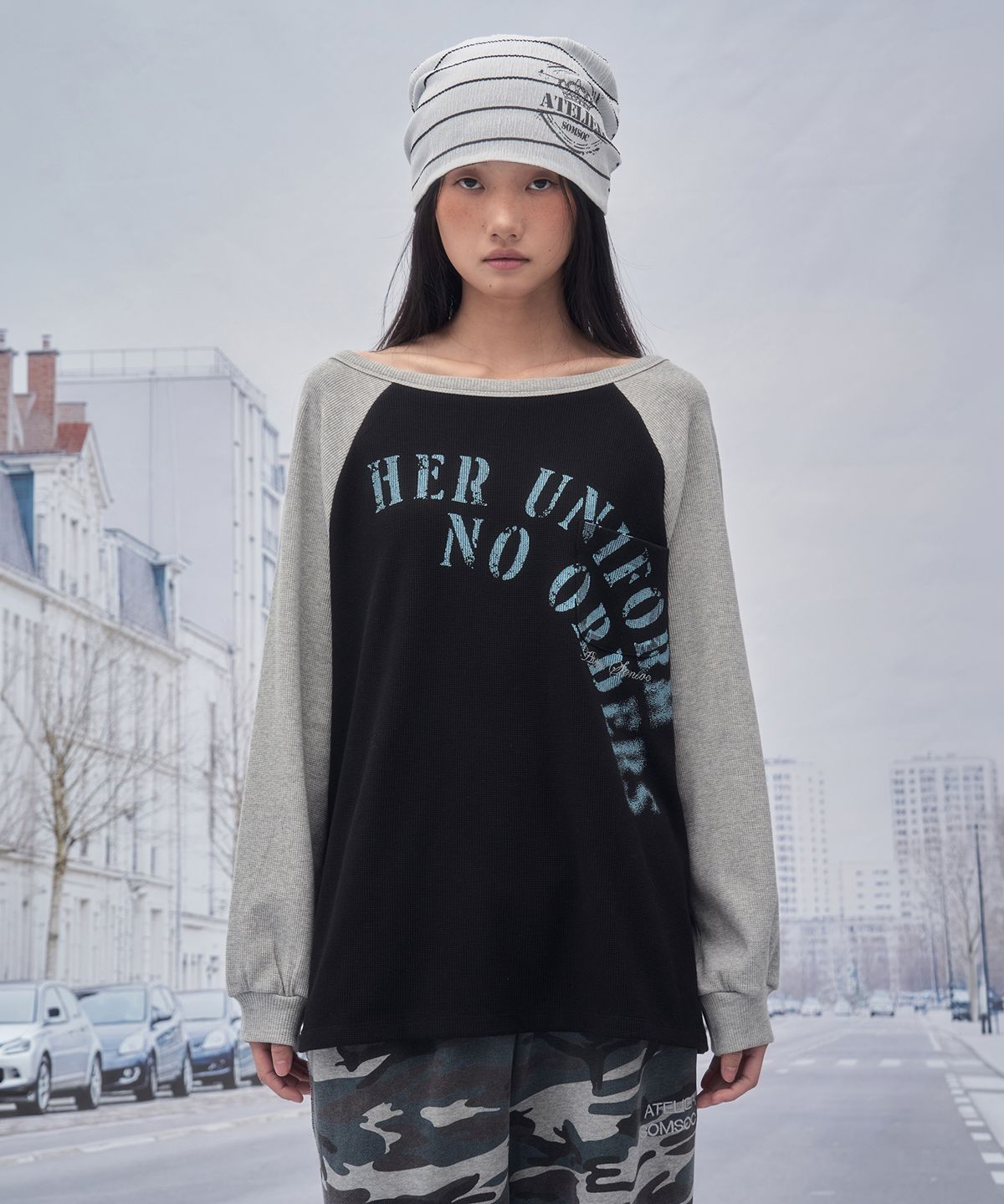 솜속(SOMSOC) MILLI ARTWORK RAGLAN TOP_BLACK