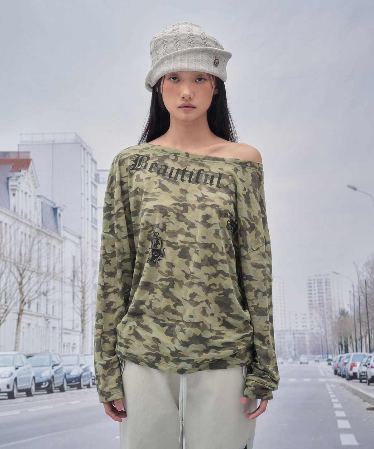 솜속(SOMSOC) VOER CAMO ASYMMETRY TOP_GREEN