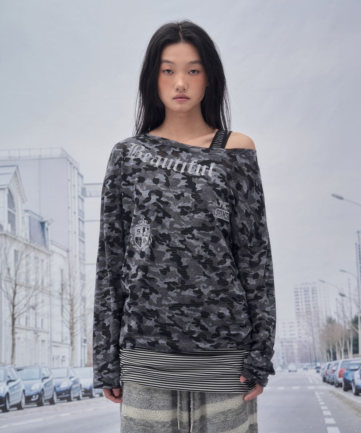 솜속(SOMSOC) VOER CAMO ASYMMETRY TOP _CHARCOAL